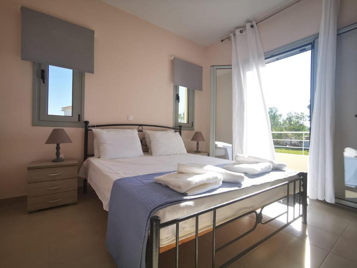 Вілла XI House Xi Beach Екстер'єр фото