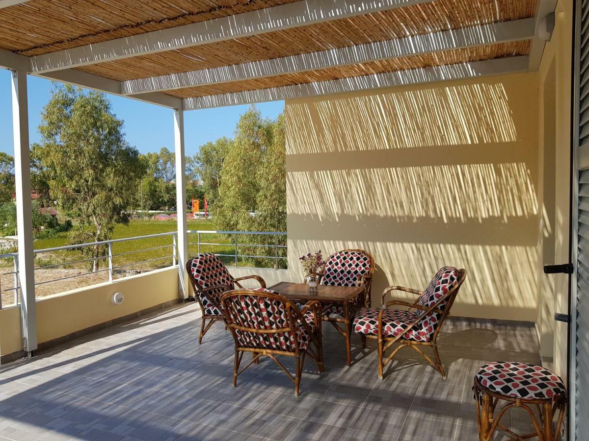 Вілла XI House Xi Beach Екстер'єр фото