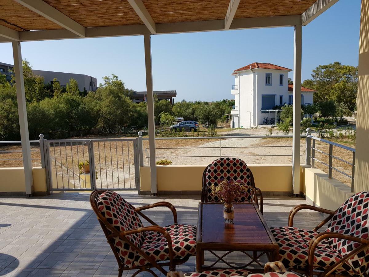 Вілла XI House Xi Beach Екстер'єр фото