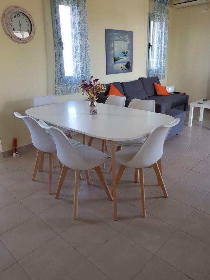 Вілла XI House Xi Beach Екстер'єр фото